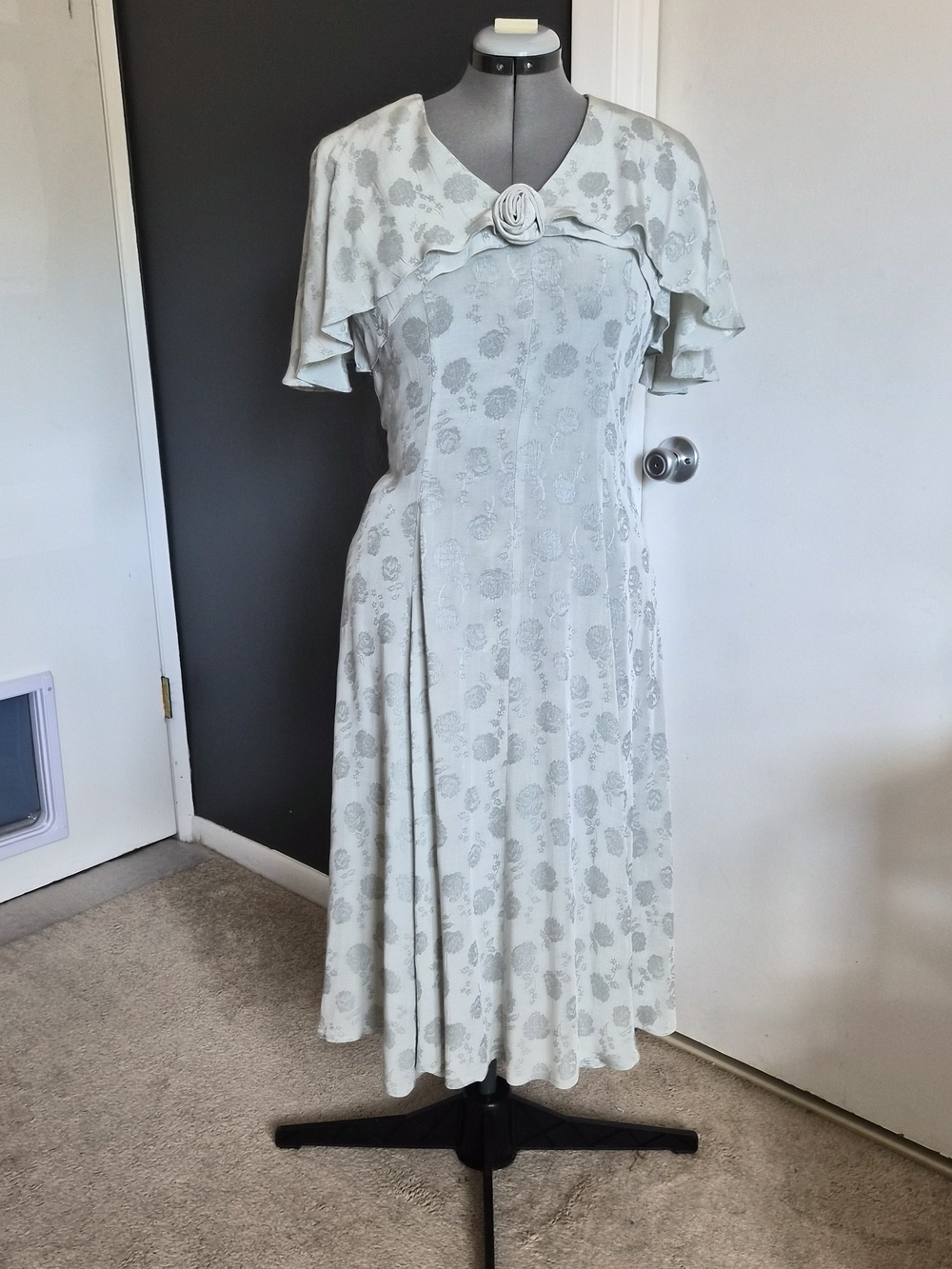 Vintage Light Sage Floral Midi Dress with Decorative Rosette